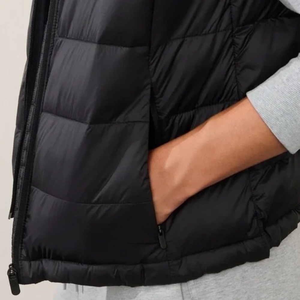 Athleta Aire Puffer Vest Womens S Black Hooded Lightweight Packable New $125 - Picture 3 of 16